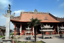 Pengzhou, China: Shi Fo Buddhist Temple Stock Photo