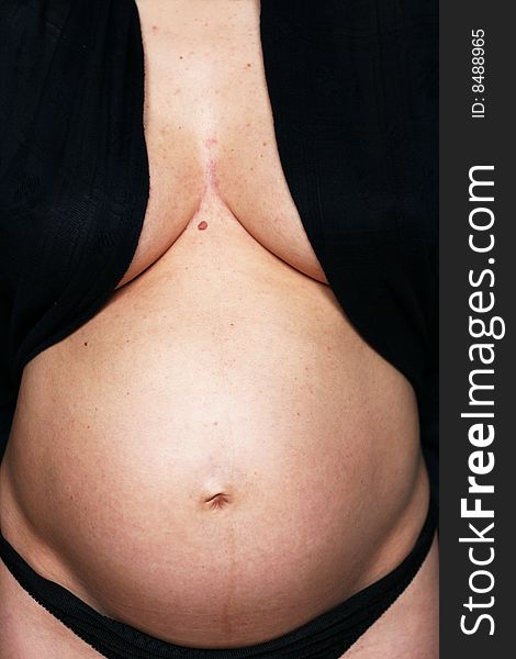 The color foto of pregnant woman