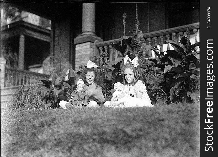 4x5 glass negative scan. &#x22;Margery Hewitt and Ruth Thompson, 7942 Westmoreland Ave., Swissvale, Pa., Oct. 3, 1915.&#x22;. 4x5 glass negative scan. &#x22;Margery Hewitt and Ruth Thompson, 7942 Westmoreland Ave., Swissvale, Pa., Oct. 3, 1915.&#x22;
