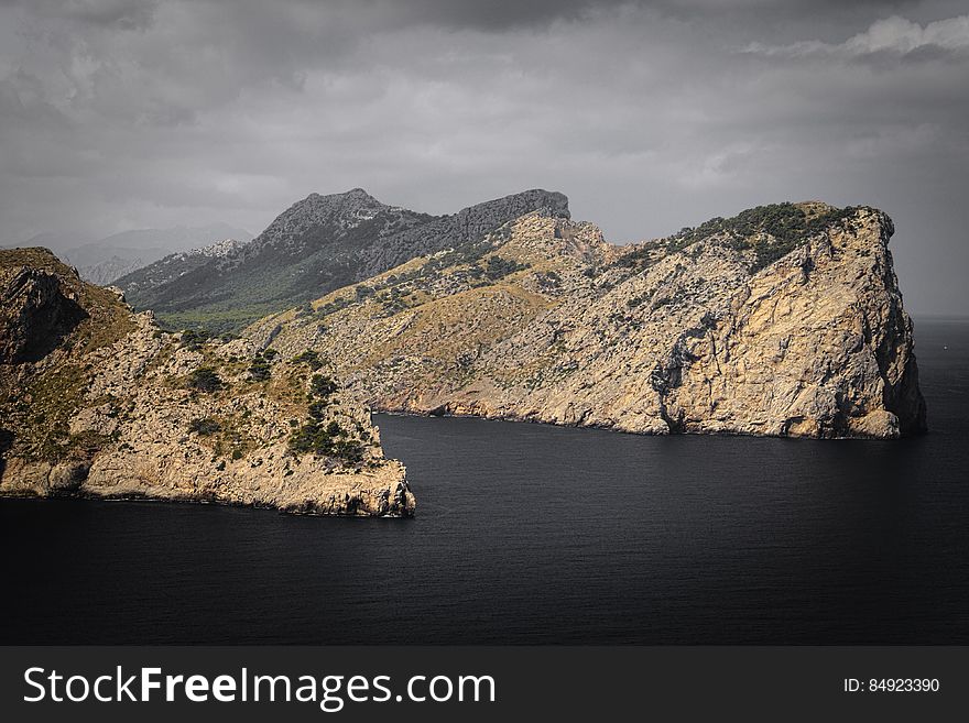 Mountains Meet the Sea