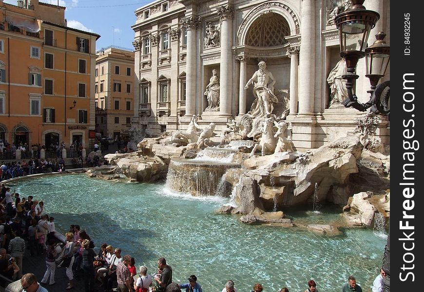 Italy-Roma-Fontana.di.Trevi - Creative Commons By Gnuckx