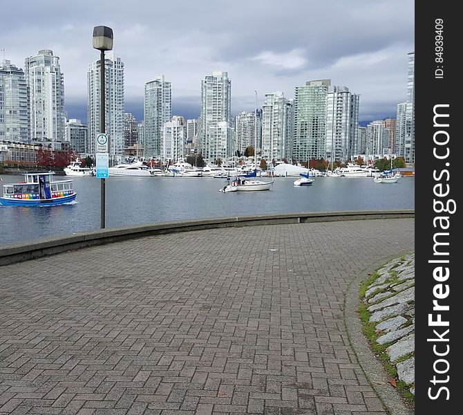 In case you forgot that Vancouver&#x27;s an ocean city, just go the seawall for a refresher :-&#x29; 20161023_142048