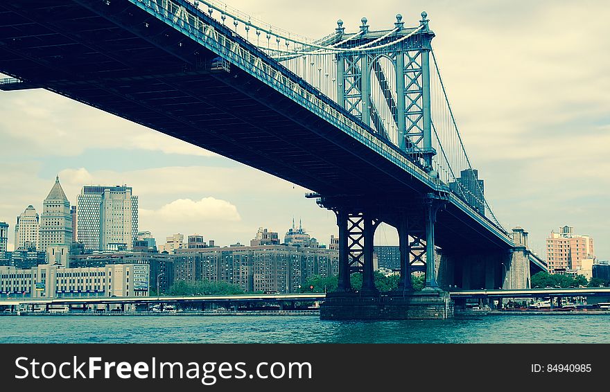 The Manhattan Bridge crossing the East River in New York City, USA.