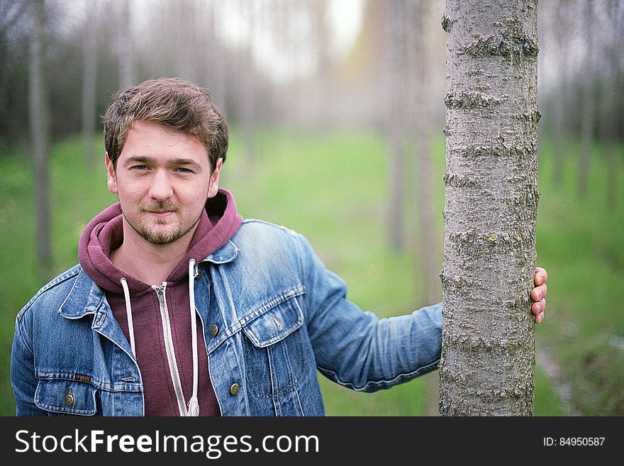 Hand, Outerwear, Facial Expression, Plant