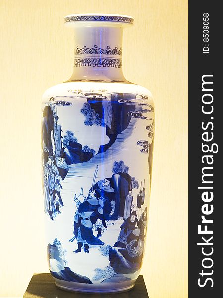 China vase made in qing dynasty