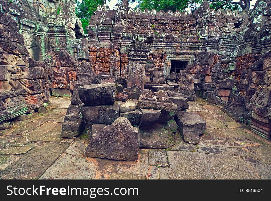 Inside view of Ta Som temple. Angkor Wat. Cambodia.

Ta Som at Angkor, Cambodia, is a small Buddhist temple dedicated to the father of King Jayavarman VII. It was built at the end of the 12th century. It is east of Neak Pean and has not been restored.