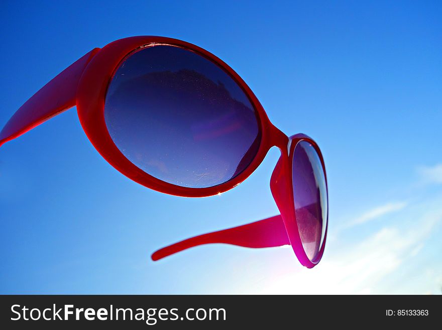 PUBLIC DOMAIN DEDICATION - Pixabay-Pexels digionbew 14. 04-08-16 Sunglasses in the sky LOW RES DSC07899