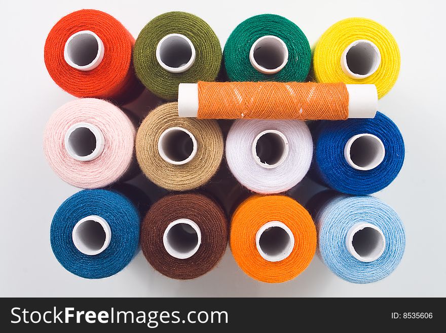 Set of multicolored sewing spools