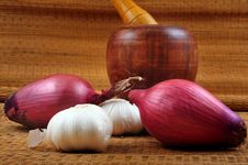 Garlic And Onion Royalty Free Stock Photos Garlic And Onion Royalty Free Stock Photos