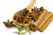 Cinnamon Sticks,Cardamom,vanilla Bean And Star Ani Royalty Free Stock Image Cinnamon Sticks,Cardamom,vanilla Bean And Star Ani Royalty Free Stock Image