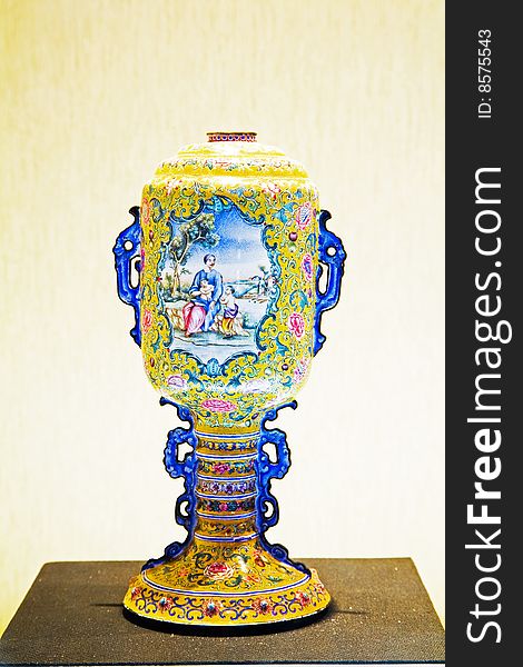 China vase  made in qing dynasty. China vase  made in qing dynasty