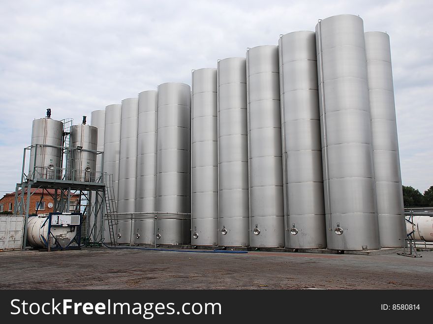 Steel Industrial Bunkers are on an enterprise. Steel Industrial Bunkers are on an enterprise