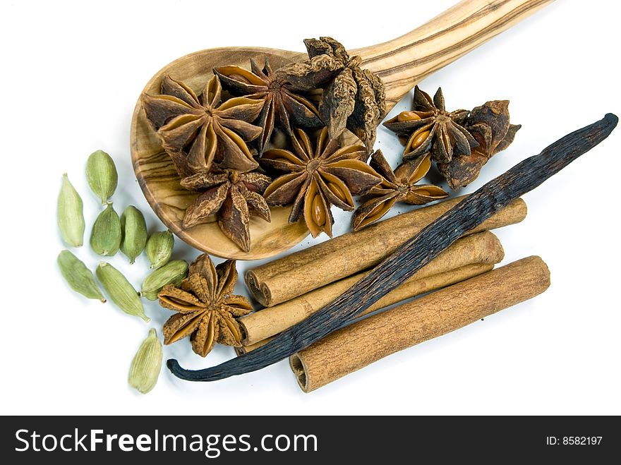 Cardamom with cinnamon and chinese anise