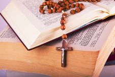 Open Bible With Rosary Royalty Free Stock Image Open Bible With Rosary Royalty Free Stock Image