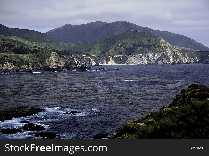 A view of the Bixby Bridge on Highway 1 in California