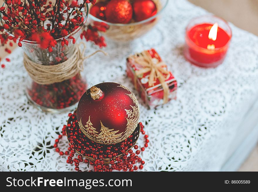 Red and white Christmas table set