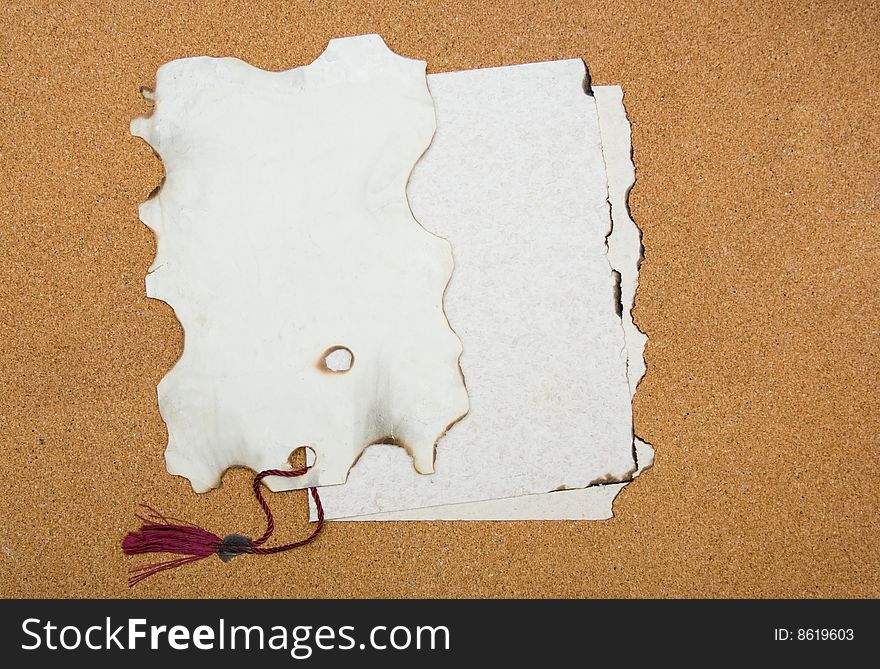 Brown corkboard with important message