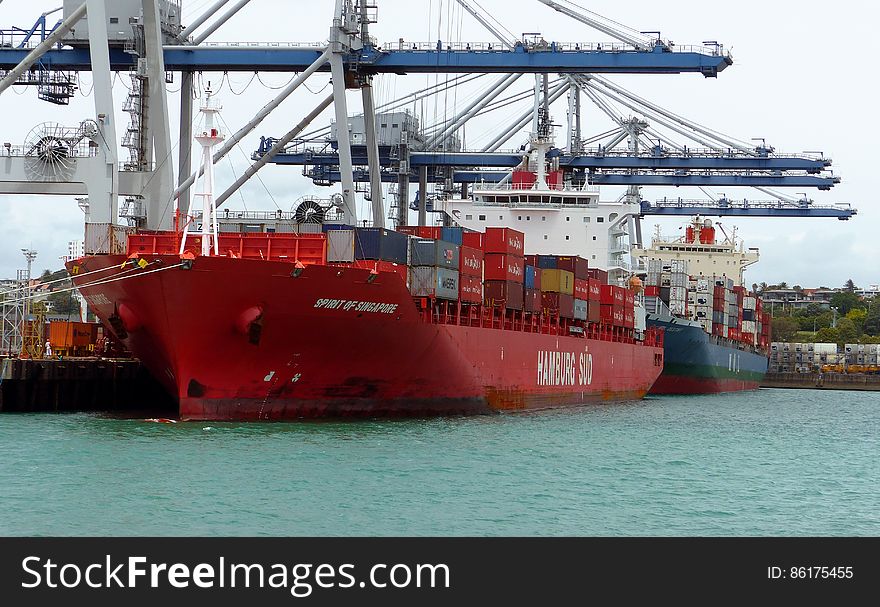 Ship type: Container Ship Flag: Flag of Singapore Singapore Destination: AU MEL &gt; NZ POE ETA: Jun 16, 19:00 Lat/Lon: 41.54266 S/150.90769 E Course/Speed: 110.6 Â° / 20.5 kn. Current draught: 8.9 m Callsign 9V2498 IMO / MMSI: 9362396 / 564077000 Ports of Auckland Limited is the Council-owned company administering Auckland&#x27;s commercial freight and cruise ship harbour facilities. Ship type: Container Ship Flag: Flag of Singapore Singapore Destination: AU MEL &gt; NZ POE ETA: Jun 16, 19:00 Lat/Lon: 41.54266 S/150.90769 E Course/Speed: 110.6 Â° / 20.5 kn. Current draught: 8.9 m Callsign 9V2498 IMO / MMSI: 9362396 / 564077000 Ports of Auckland Limited is the Council-owned company administering Auckland&#x27;s commercial freight and cruise ship harbour facilities.
