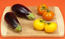 Fresh Eggplant And Tomatoes Stock Photography Fresh Eggplant And Tomatoes Stock Photography