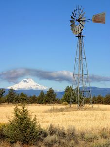 Windmill Mount Hood Royalty Free Stock Photography Windmill Mount Hood Royalty Free Stock Photography