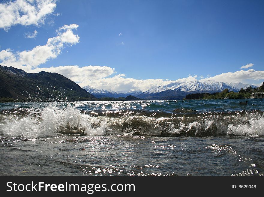 The beautiful lake Wanaka, New Zealand