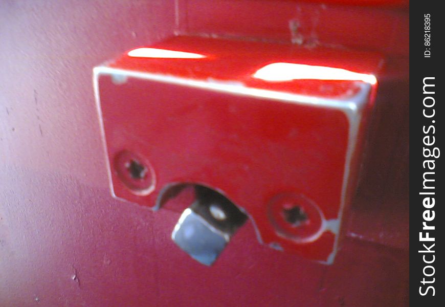 Red bolt on the Skyte