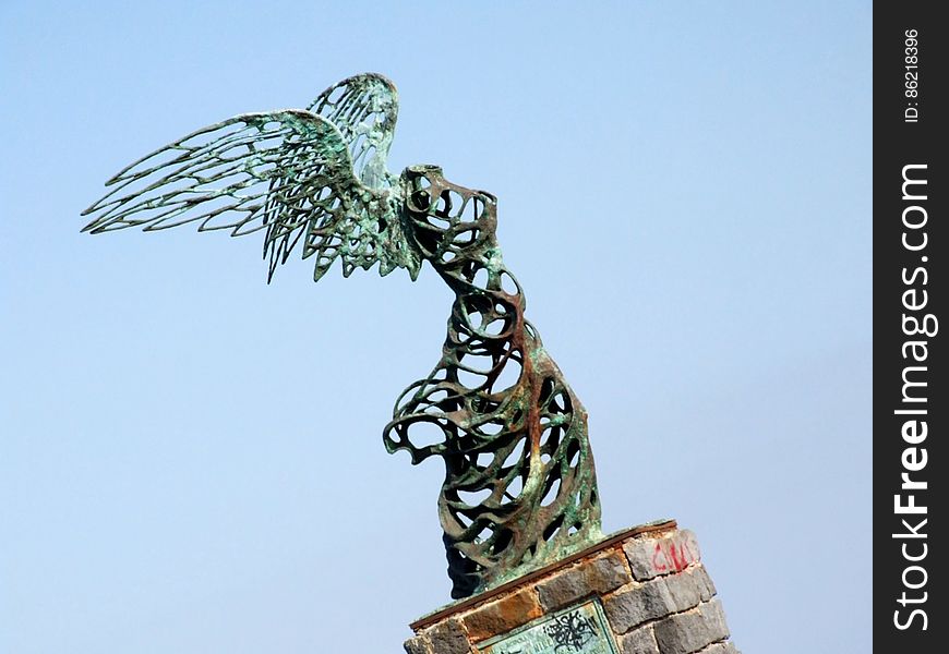 Giardini Naxos, località della costa Ionica messinese, è adagiata a livello del mare all&#x27;interno di una baia suggestiva che da Capo Taormina va a Capo Schisò, storica penisoletta di origine vulcanica, territorio di Naxos, il primo insediamento greco in Sicilia. Il nome Giardini Naxos nasce recentemente nel 1978 dall&#x27;unione di Giardini e Naxos, proprio a ricordo dell&#x27;antica colonia. Oggi è una delle principali destinazioni turistiche italiane grazie alla sua splendida collocazione geografica. È immersa nella natura non distante dalla suggestiva riserva naturale del fiume Alcantara ed è dominata dal maestoso vulcano Etna. Si trova inoltre a soli 5 km dalla bellissima e nota Taormina. Un tempo dedita alla pesca, all&#x27;agricoltura e all&#x27;artigianato, oggi questa località ha un&#x27;economia basata soprattutto sul turismo. L&#x27;organizzazione turistica è molto efficiente potendo contare su stabilimenti balneari, ristoranti, bar e migliaia di posti letto sparsi tra i numerosi alberghi Giardini naxos. Senza dubbio è una meta preferita da migliaia di turisti provenienti da tutto il mondo per trascorrere in sicilia vacanze rilassanti e indimenticabili, immersi tra le bellezze della natura e le suggestioni dell antichità qui ancora forti. Giardini Naxos vanta una delle spiagge più belle della costa Ionica e da qui si raggiungono facilmente anche le varie spiagge di Taormina e Letojanni. I resti archeologici di Naxos sono all&#x27;interno di un Parco Archeologico che si può percorrere a piedi facendo delle interessanti passeggiate. Annesso si trova anche un Museo. La località è raggiungibile facilmente in aereo, trovandosi a meno di un&#x27;ora dall&#x27;aeroporto internazionale di Fontanarossa &#x28;Catania&#x29;, oltre che con la linea ferroviaria e in auto percorrendo l&#x27;autostrada A 18 da Catania e Messina. taormina giardini naxos letojanni isola bella club med clubmed sea beach iris sicilia sicily italia italy landscape wallpaper travel creative commons cc gnuckx facebook bebo news notizie panoramio flickr googleearth high qualiy photo gallery picture pic pics maps googlemaps geotagged geotag gps localized locale wiki wikipedia. Giardini Naxos, località della costa Ionica messinese, è adagiata a livello del mare all&#x27;interno di una baia suggestiva che da Capo Taormina va a Capo Schisò, storica penisoletta di origine vulcanica, territorio di Naxos, il primo insediamento greco in Sicilia. Il nome Giardini Naxos nasce recentemente nel 1978 dall&#x27;unione di Giardini e Naxos, proprio a ricordo dell&#x27;antica colonia. Oggi è una delle principali destinazioni turistiche italiane grazie alla sua splendida collocazione geografica. È immersa nella natura non distante dalla suggestiva riserva naturale del fiume Alcantara ed è dominata dal maestoso vulcano Etna. Si trova inoltre a soli 5 km dalla bellissima e nota Taormina. Un tempo dedita alla pesca, all&#x27;agricoltura e all&#x27;artigianato, oggi questa località ha un&#x27;economia basata soprattutto sul turismo. L&#x27;organizzazione turistica è molto efficiente potendo contare su stabilimenti balneari, ristoranti, bar e migliaia di posti letto sparsi tra i numerosi alberghi Giardini naxos. Senza dubbio è una meta preferita da migliaia di turisti provenienti da tutto il mondo per trascorrere in sicilia vacanze rilassanti e indimenticabili, immersi tra le bellezze della natura e le suggestioni dell antichità qui ancora forti. Giardini Naxos vanta una delle spiagge più belle della costa Ionica e da qui si raggiungono facilmente anche le varie spiagge di Taormina e Letojanni. I resti archeologici di Naxos sono all&#x27;interno di un Parco Archeologico che si può percorrere a piedi facendo delle interessanti passeggiate. Annesso si trova anche un Museo. La località è raggiungibile facilmente in aereo, trovandosi a meno di un&#x27;ora dall&#x27;aeroporto internazionale di Fontanarossa &#x28;Catania&#x29;, oltre che con la linea ferroviaria e in auto percorrendo l&#x27;autostrada A 18 da Catania e Messina. taormina giardini naxos letojanni isola bella club med clubmed sea beach iris sicilia sicily italia italy landscape wallpaper travel creative commons cc gnuckx facebook bebo news notizie panoramio flickr googleearth high qualiy photo gallery picture pic pics maps googlemaps geotagged geotag gps localized locale wiki wikipedia