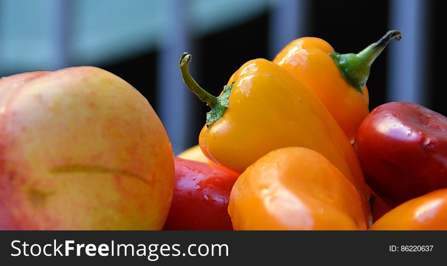 Selective Focus Photography of Bell Pepper