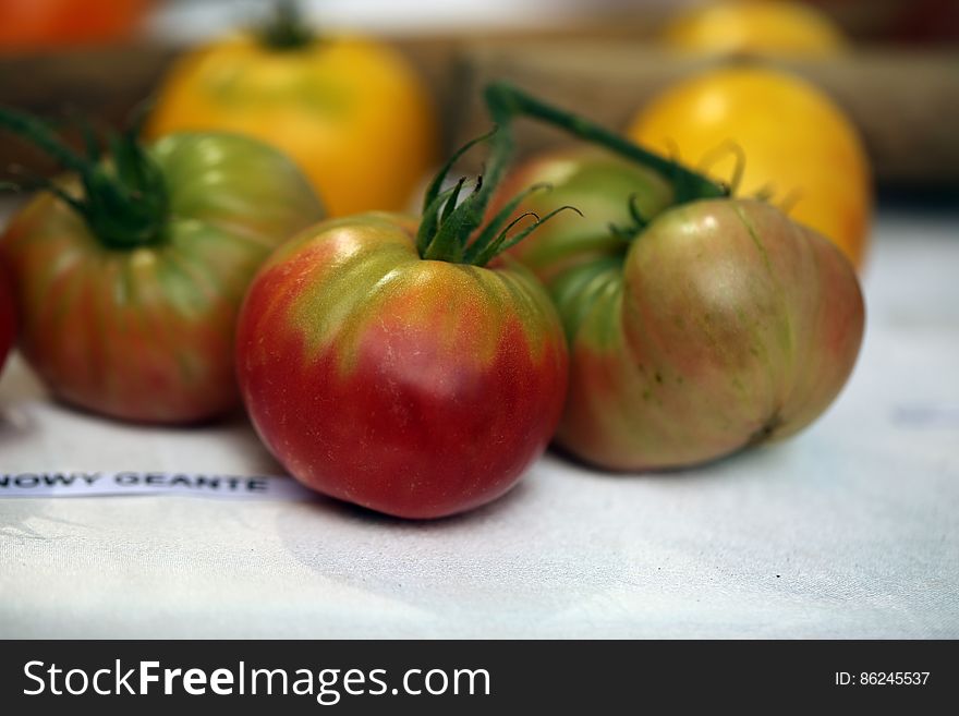 Vu sur l&#x27;un des nombreux stands d&#x27;expositions au Festival de la Tomate Ã  Clapiers. L&#x27;occasion rÃªvÃ©e pour pouvoir acheter des espÃ¨ces anciennes et alternatives de fruits et des lÃ©gumes que les supermarchÃ©s dÃ©laissent dÃ©libÃ©rÃ©ment.