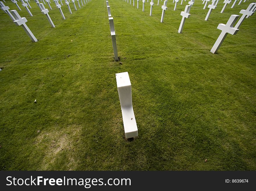 Cross in an American cemetery