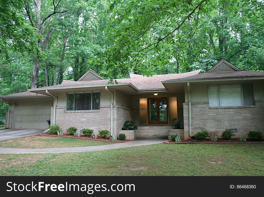 My 3 bedroom 2 bath home at 3878 Samaria Court, Tucker GA is up for sale now. Please contact me or my realtor if you&#x27;re interested, or know someone who might be. This home is in the Atlanta Georgia area with convenient access to 85, 285, and 78. Ten minutes from downtown Decatur. See the complete set of photos here, and a larger slideshow version on a little website I put together here: 3878samaria.com. My 3 bedroom 2 bath home at 3878 Samaria Court, Tucker GA is up for sale now. Please contact me or my realtor if you&#x27;re interested, or know someone who might be. This home is in the Atlanta Georgia area with convenient access to 85, 285, and 78. Ten minutes from downtown Decatur. See the complete set of photos here, and a larger slideshow version on a little website I put together here: 3878samaria.com.