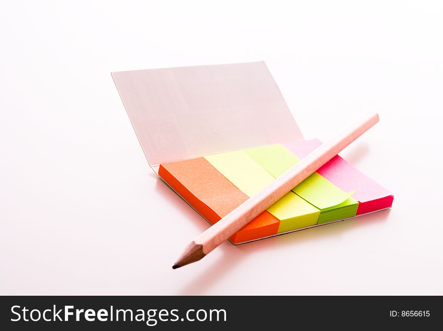 Post-it with pen on a table