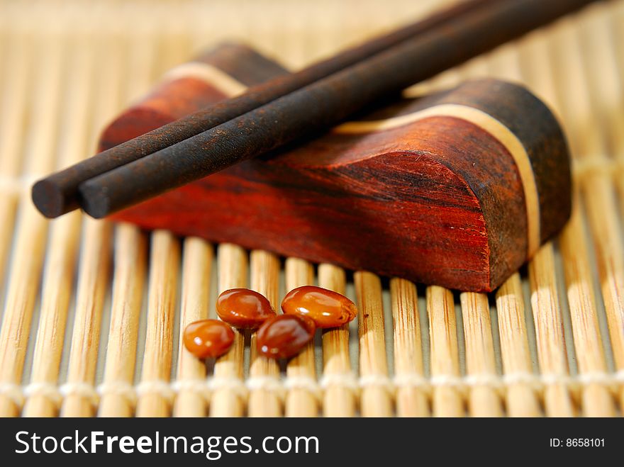 Bamboo Mat and Chopstick with Anise Star Seed