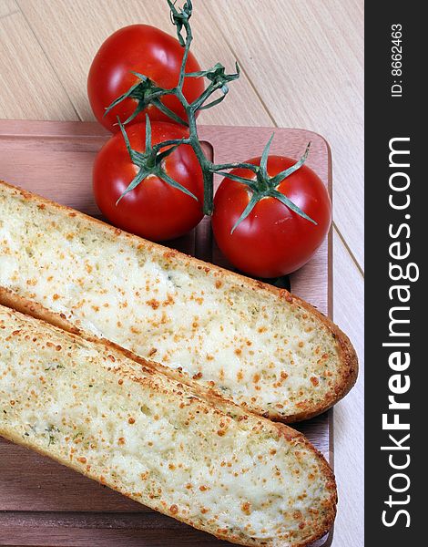 Garlic Bread And Tomatoes