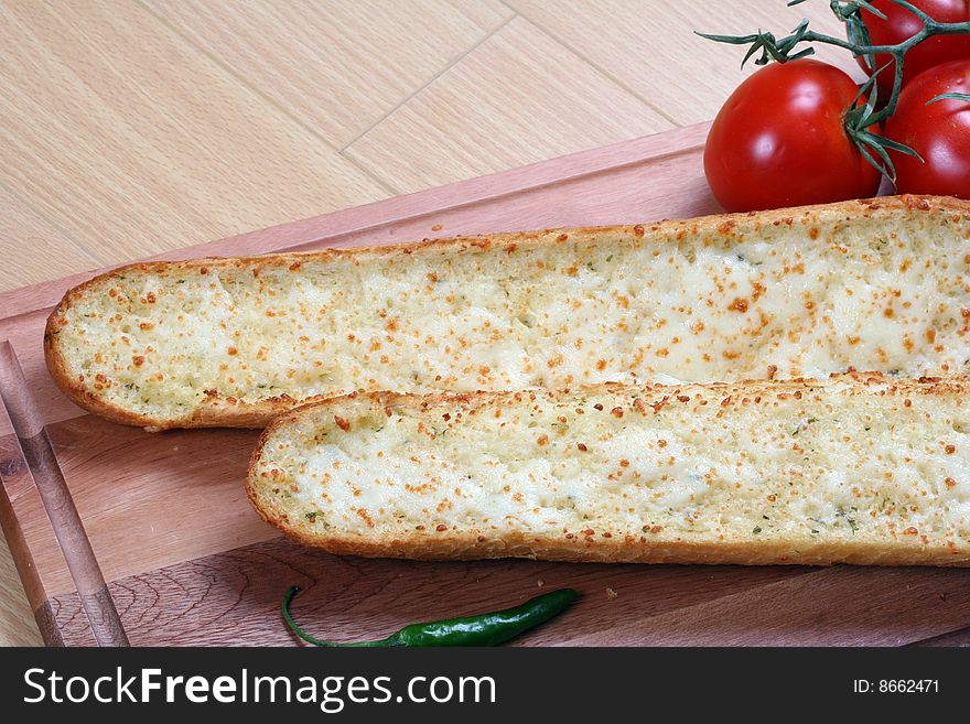 Garlic Bread And Tomatoes