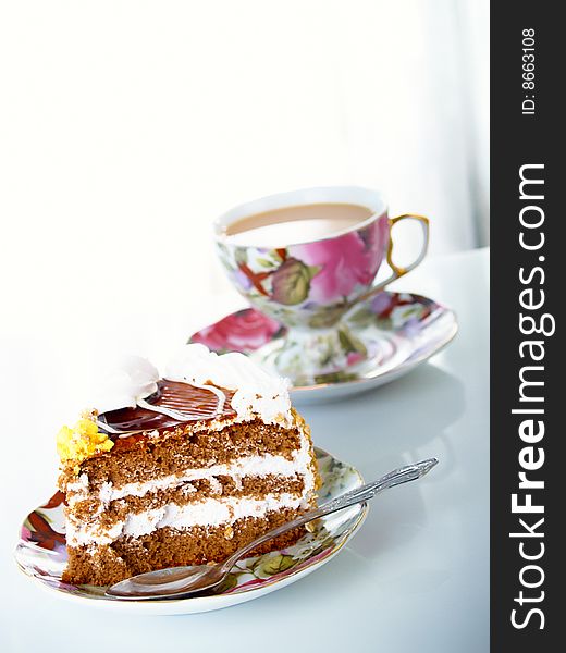 Frothy coffee and chocolate cake