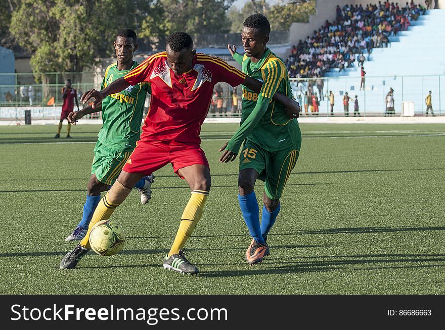 A Horseed protects the ball from being stolen by a Horseed player during a game between the two football clubs held at Banadir Stadium on 31st January 2014. AU UN IST PHOTO / David Mutua. A Horseed protects the ball from being stolen by a Horseed player during a game between the two football clubs held at Banadir Stadium on 31st January 2014. AU UN IST PHOTO / David Mutua
