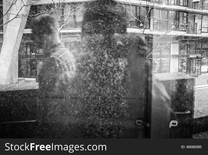 ever think those two guys are being beamed up?-0001-vancouver-gastown-x100t-20151104-DSCF1918-Edit