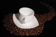 Coffee Cup With Highlited Coffee Beans Royalty Free Stock Photos Coffee Cup With Highlited Coffee Beans Royalty Free Stock Photos