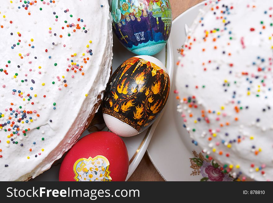 Easter cakes and eggs