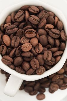 Coffee Beans In White Cup And Plate Stock Photography Coffee Beans In White Cup And Plate Stock Photography