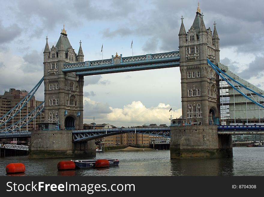 Tower bridge in London scenic perspective.