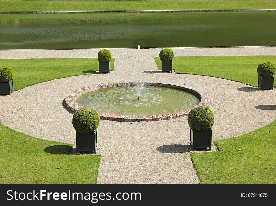 Fountain at Chateau Villandry