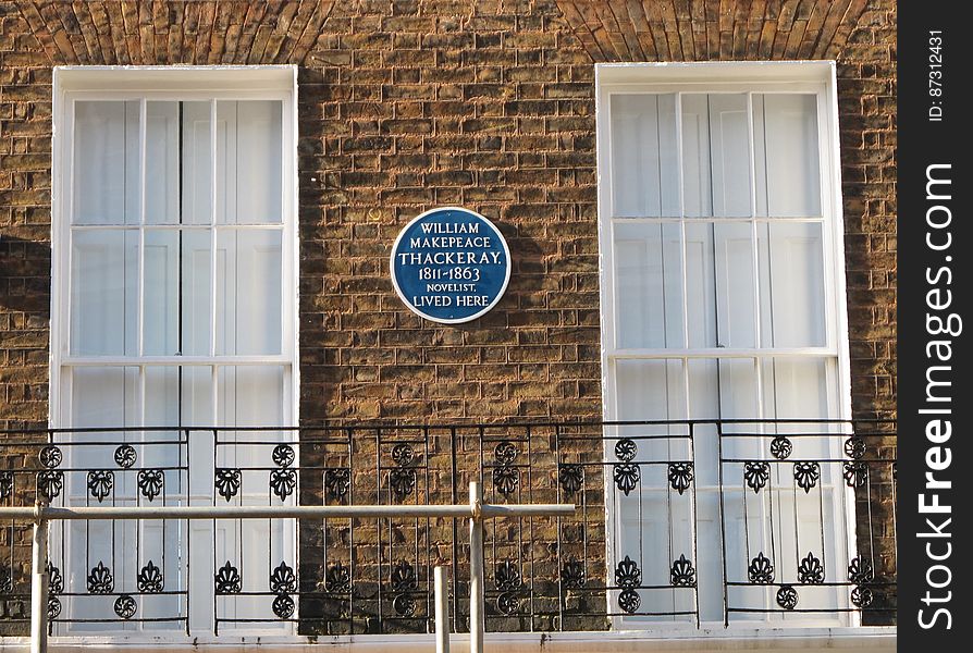 William Makepeace Thackeray 1811-1863 Lived Here.