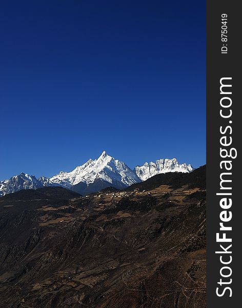 Meili Snow mountain, god mountain of Tibetan. Meili Snow mountain, god mountain of Tibetan.