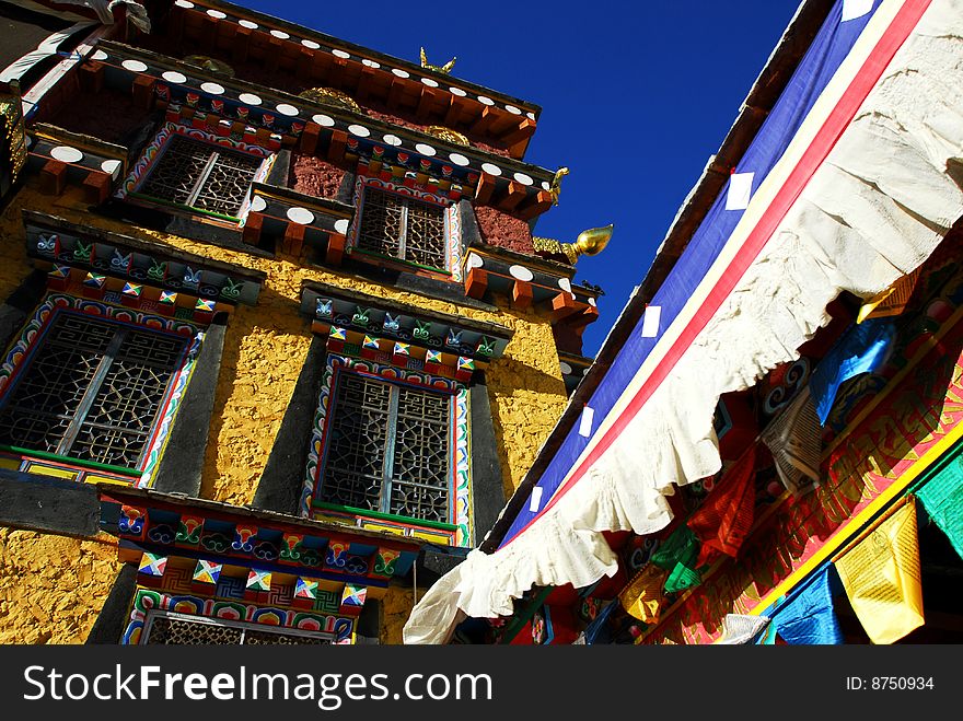 Tibetan architecture is a kind of style in Chinese architecture culture. All based on the brief on the religion of Tibetan Buddhism. Wall by stones and mud with thick wall and special shape of windows. It is a temple called Song Zan lin and is famous since Qing Dynasty, around 1700AD. Tibetan architecture is a kind of style in Chinese architecture culture. All based on the brief on the religion of Tibetan Buddhism. Wall by stones and mud with thick wall and special shape of windows. It is a temple called Song Zan lin and is famous since Qing Dynasty, around 1700AD.