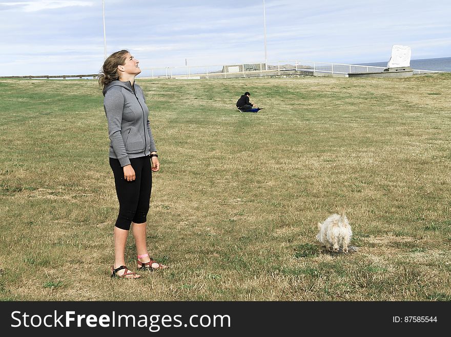 Sky, Cloud, Natural environment, People in nature, Grass, Sports equipment
