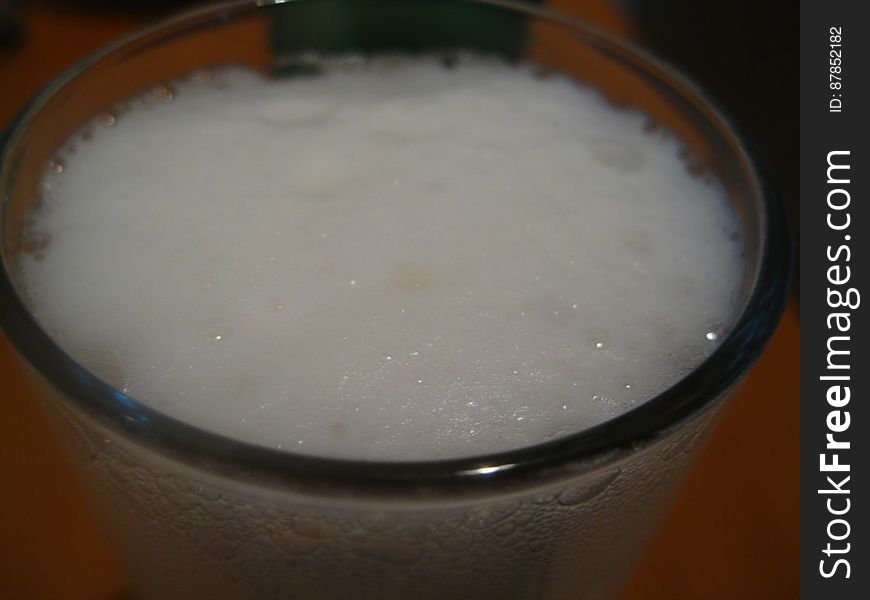 Beer-foam-in-glass-