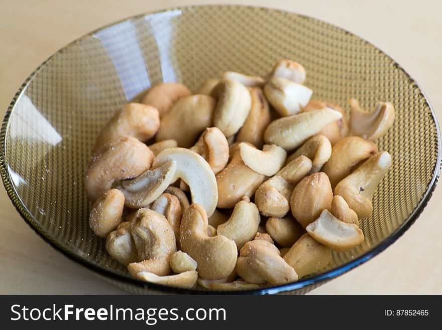 Roasted, fried or raw, cashews make a great snack or ingrediant for cooking. Roasted, fried or raw, cashews make a great snack or ingrediant for cooking