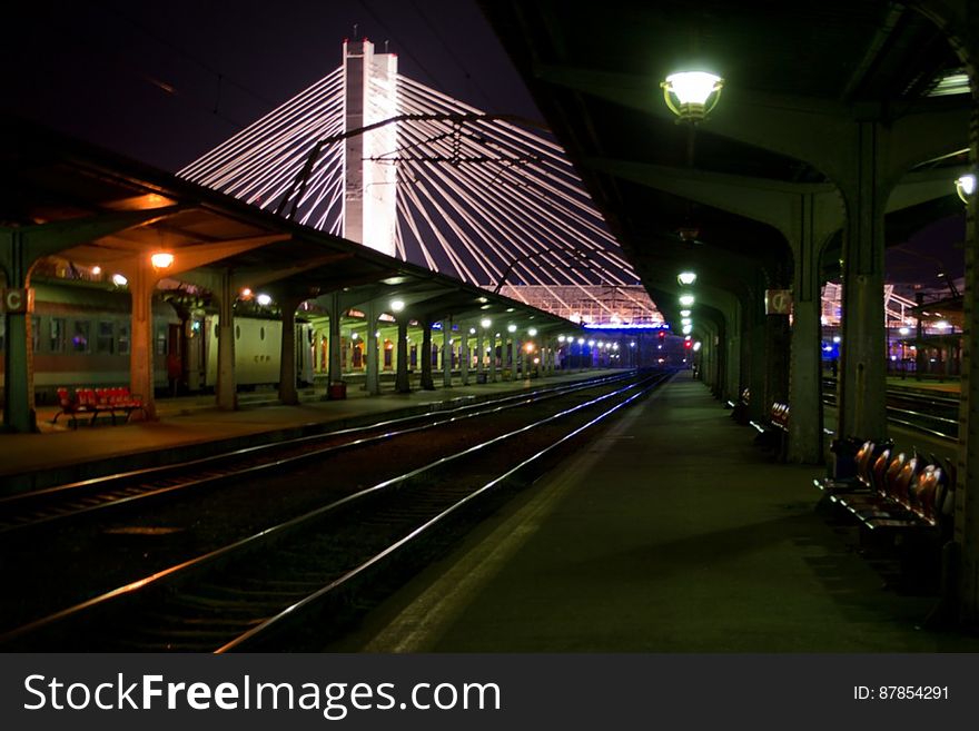 Empty-railway-platform-at-night